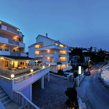 Awesome In Okrug Gornji Apartment *