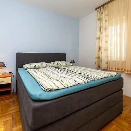 2 Bedroom Stunning In Okrug Gornji *