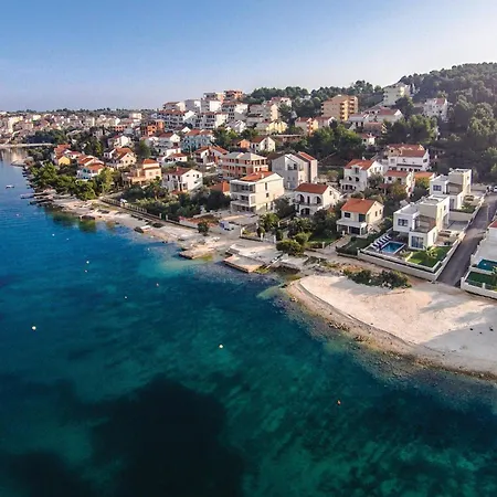 Awesome In Okrug Gornji Trogir