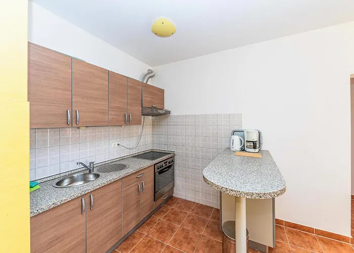 Apartment Awesome In Okrug Gornji *