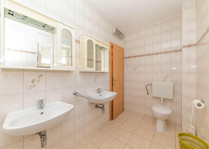 Awesome In Okrug Gornji Apartment Trogir