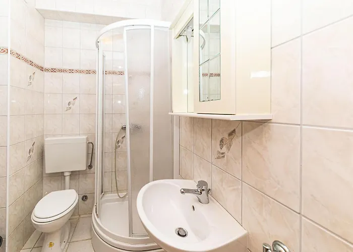 Awesome In Okrug Gornji Apartment *