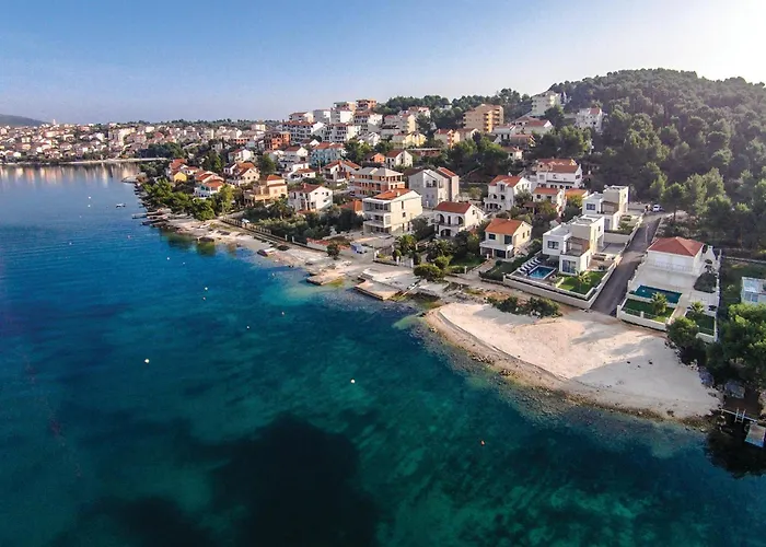 Awesome In Okrug Gornji Trogir
