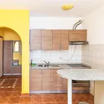 2 Bedroom Stunning In Okrug Gornji Apartment *