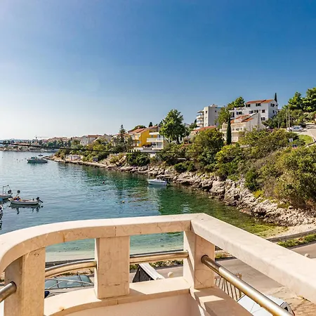 Apartment Awesome In Okrug Gornji Trogir