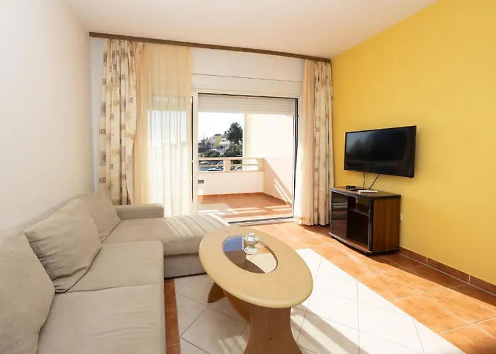 Awesome In Okrug Gornji Apartment Trogir