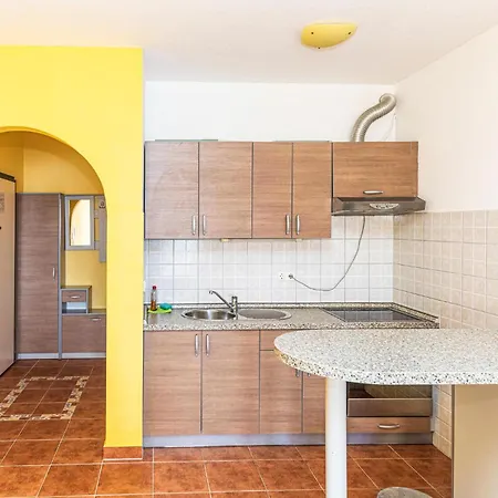 2 Bedroom Stunning In Okrug Gornji Apartman *