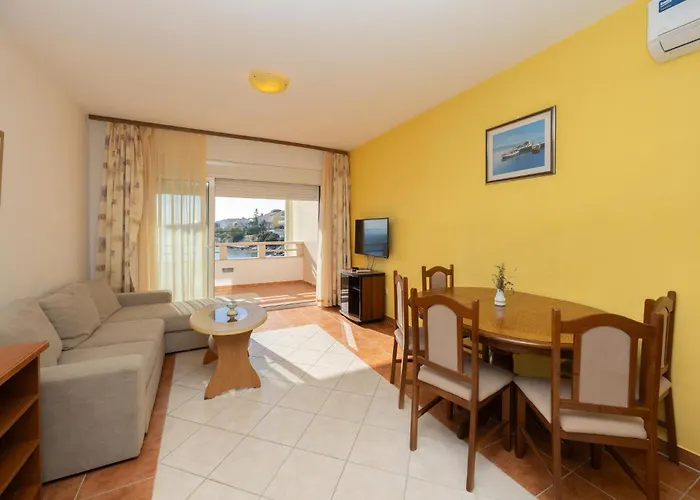 Awesome In Okrug Gornji