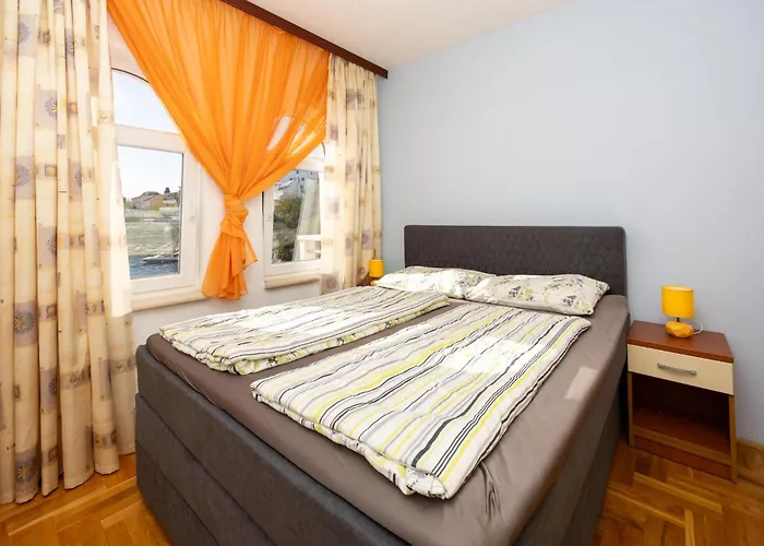 아파트 Awesome In Okrug Gornji 트로기르