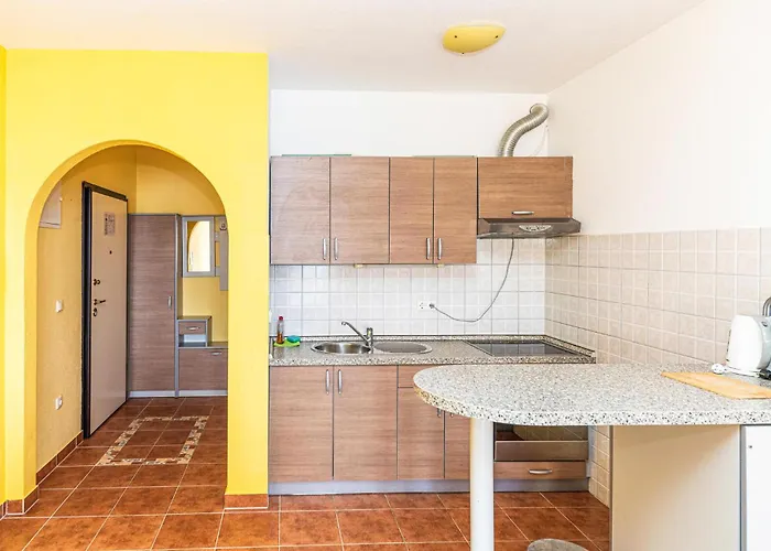 Awesome In Okrug Gornji 아파트 *